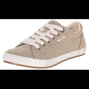 🔥HP Taos lace up canvas shoes🔥